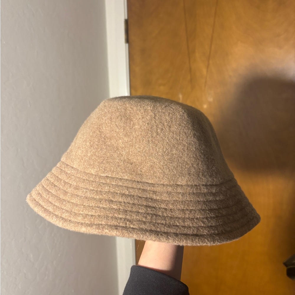 Stylish Uniqlo Tan Bucket Hat